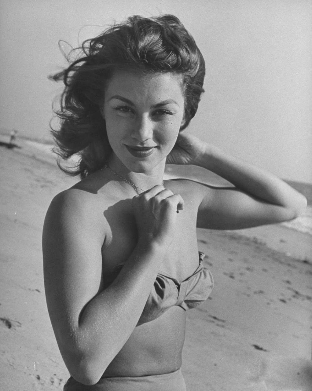 A Day At The Beach With Linda Christian NSFW