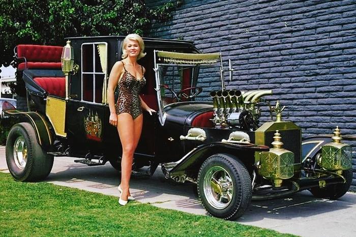 Actress Pat Priest Aka Marilyn Munster Of Tvs The Munsters With The Family Car The Munster Koach 1960s NSF
