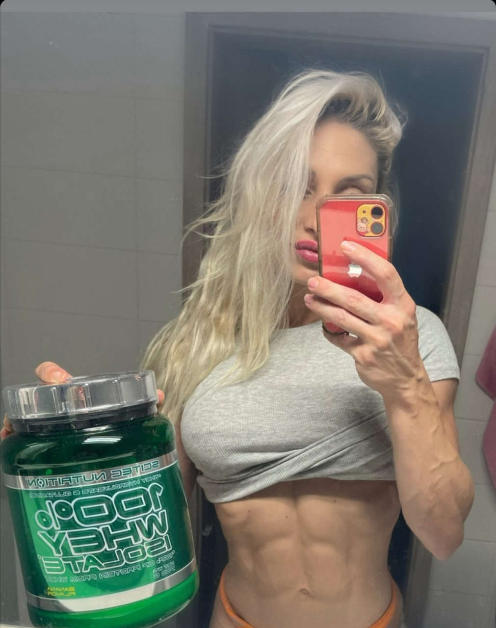 Adela Ondrejovicova Muscles