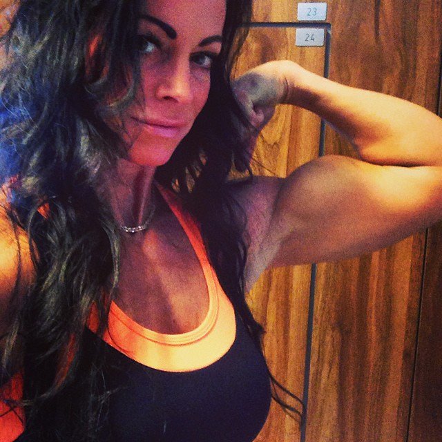 Adriana Kuhl Muscles