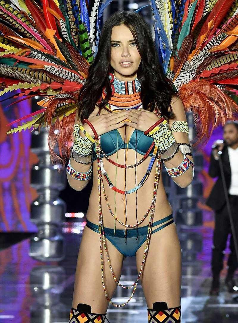 Adriana Lima See Through NSFW