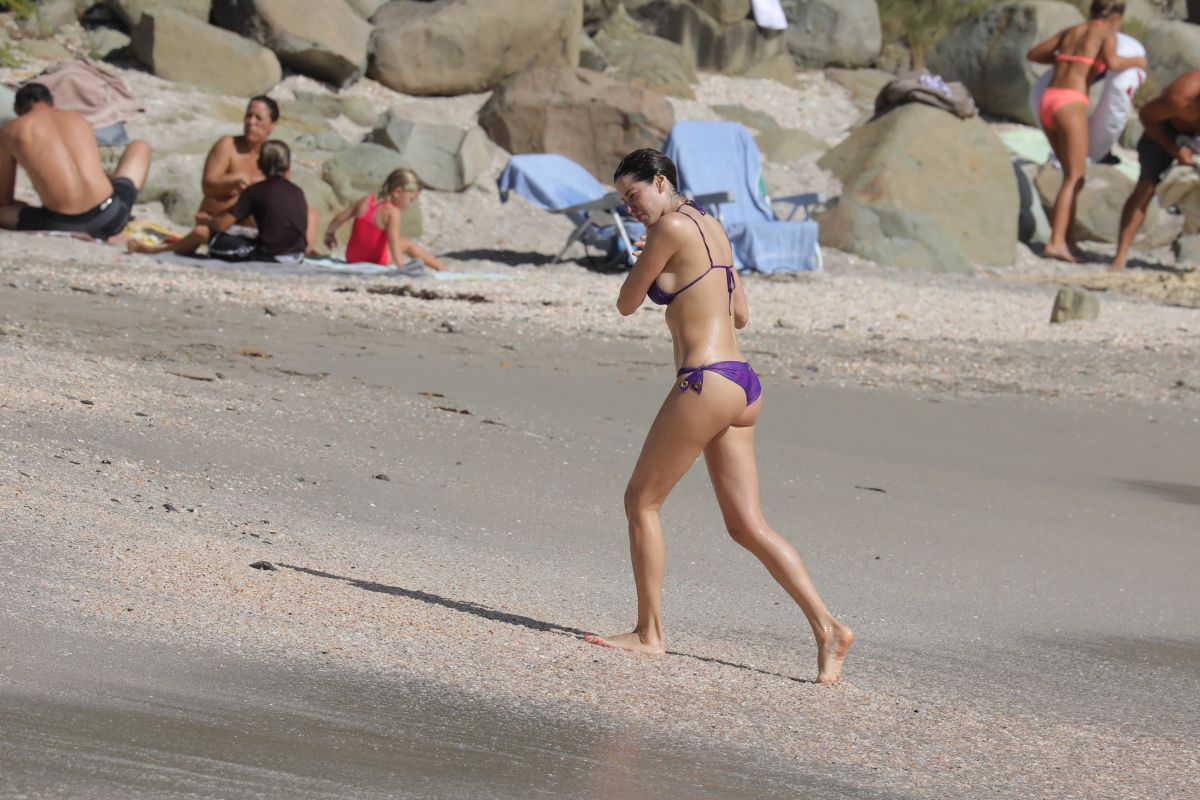 Aida Yespica Bikini Beach St Barth