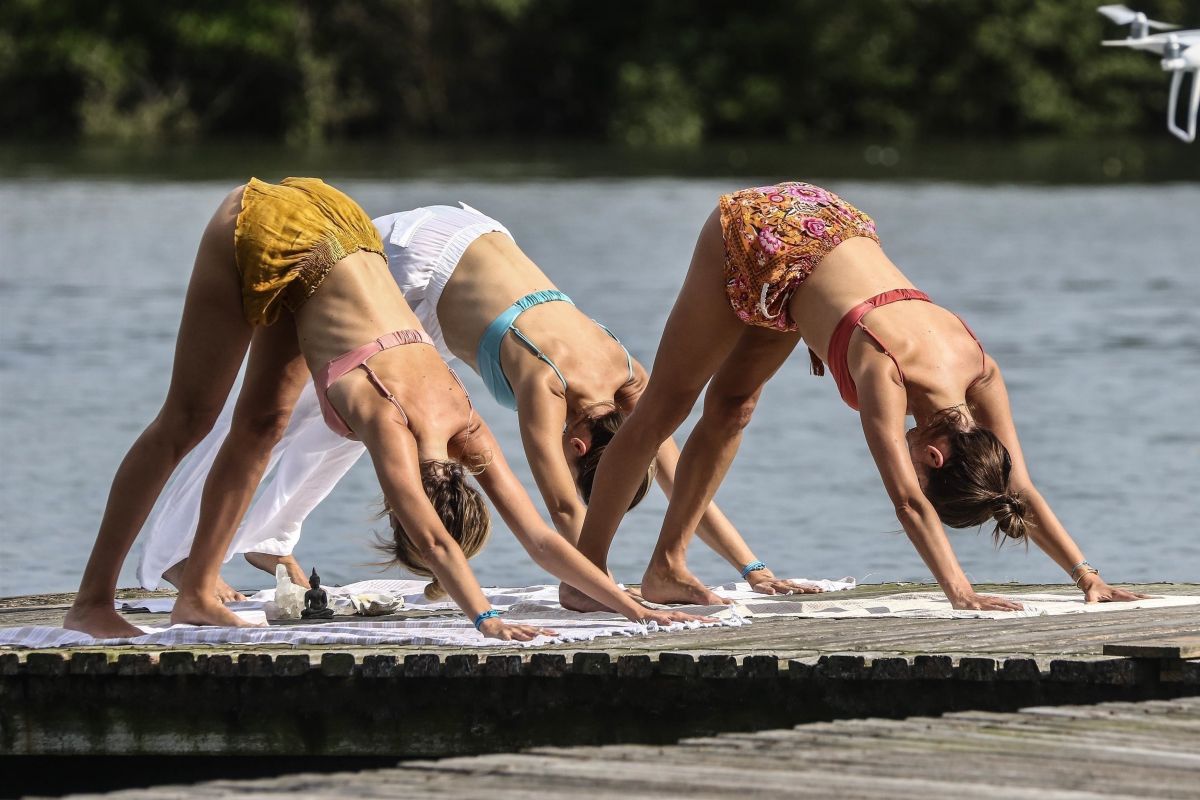 Alessandra Ambrosio Bikini Doing Yoga Beach Florianopolis