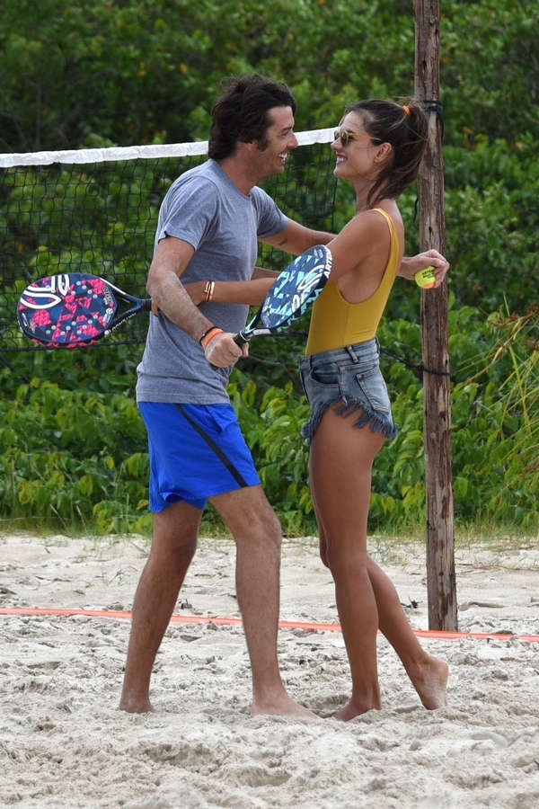 Alessandra Ambrosio NSFW