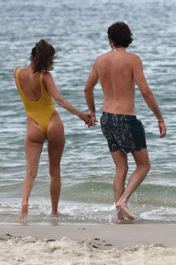 Alessandra Ambrosio NSFW