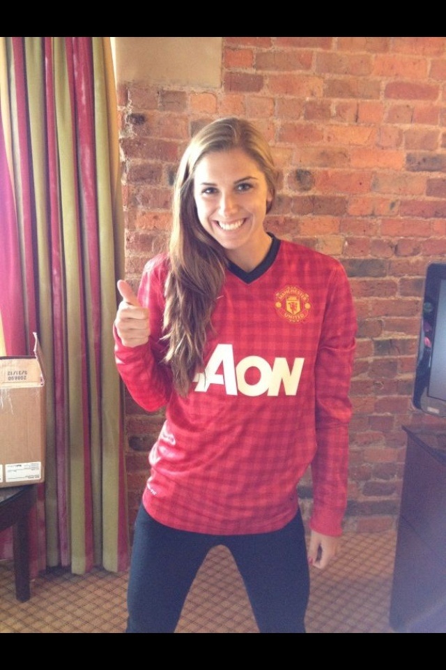 Alex Morgan From Her Twitpic While In Londo