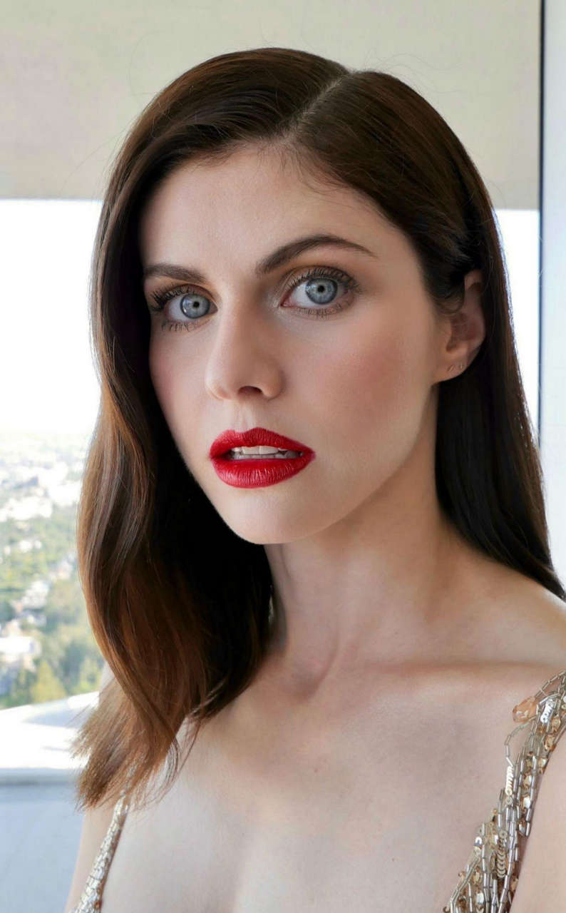 Alexandra Daddario Nsfw Images