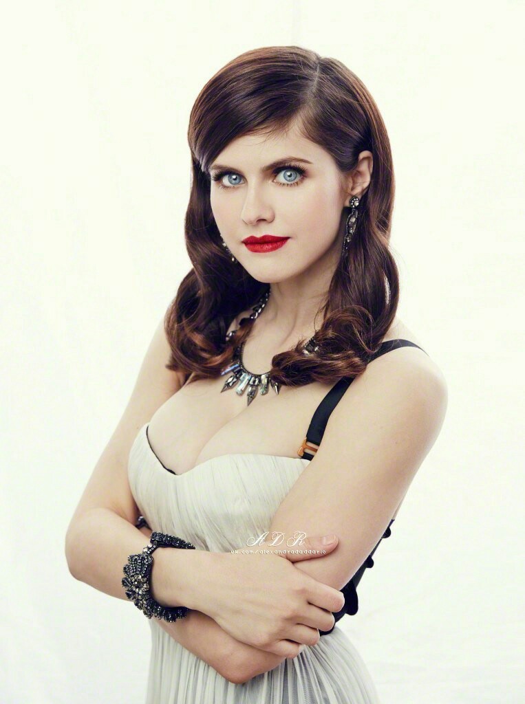 Alexandra Daddario NSFW Images