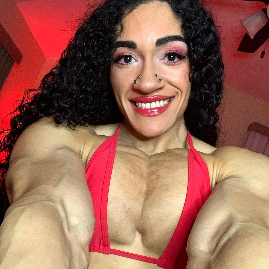 Alexis Castro Muscles