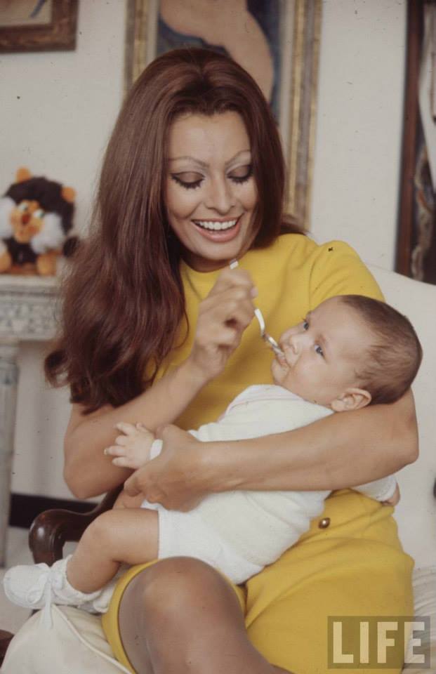 Alfred Eisenstaedt Photographed Sophia Loren In Her Days As A New Mom 1969 NSF