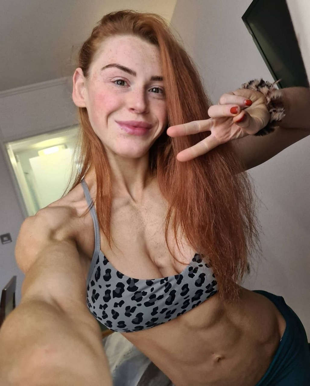 Ali Charlesworth Muscles