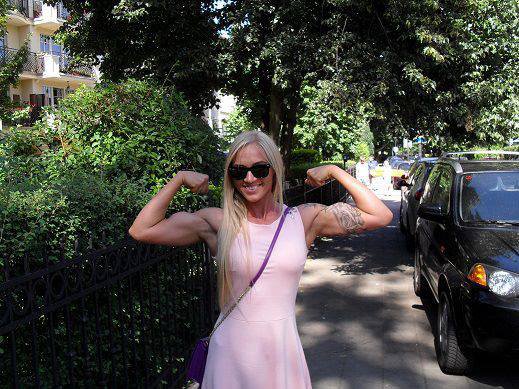 Alina Pettke Muscles