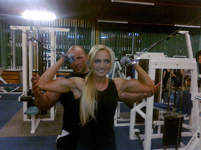 Alina Pettke Muscles