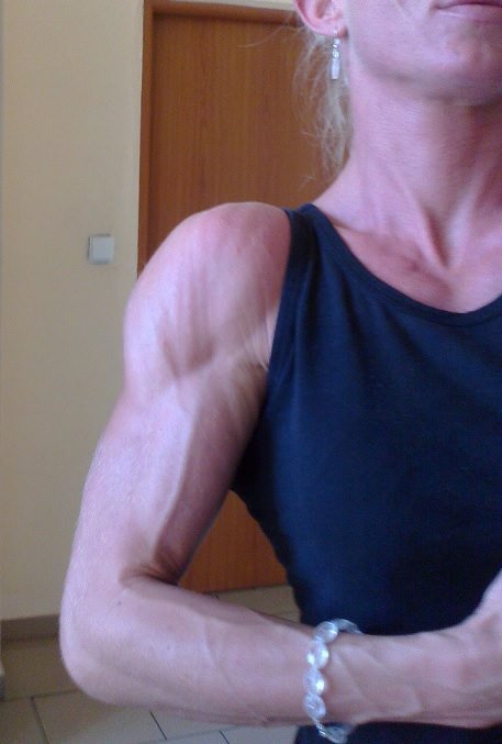 Alina Pettke Muscles