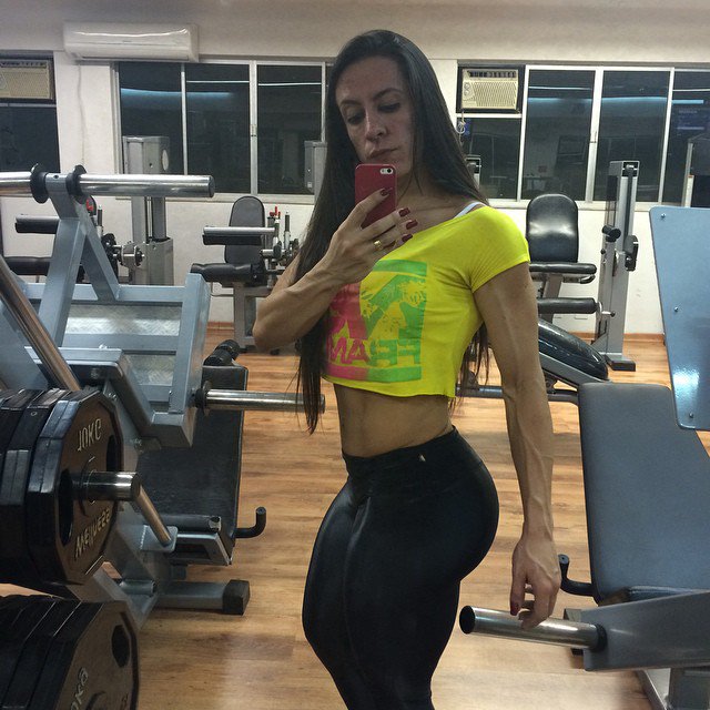 Aline Costa Muscles