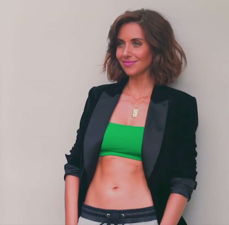 Alison Brie Abs