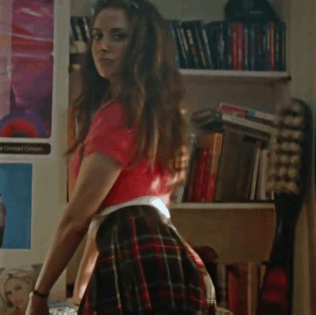 Alison Brie Ass