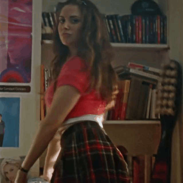 Alison Brie Ass