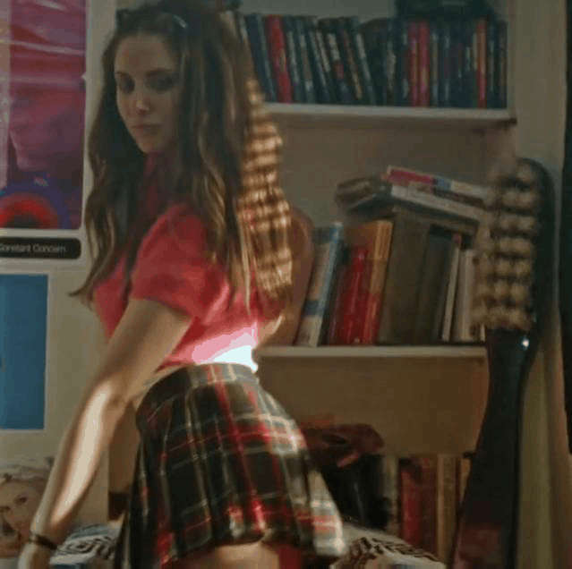 Alison Brie Ass