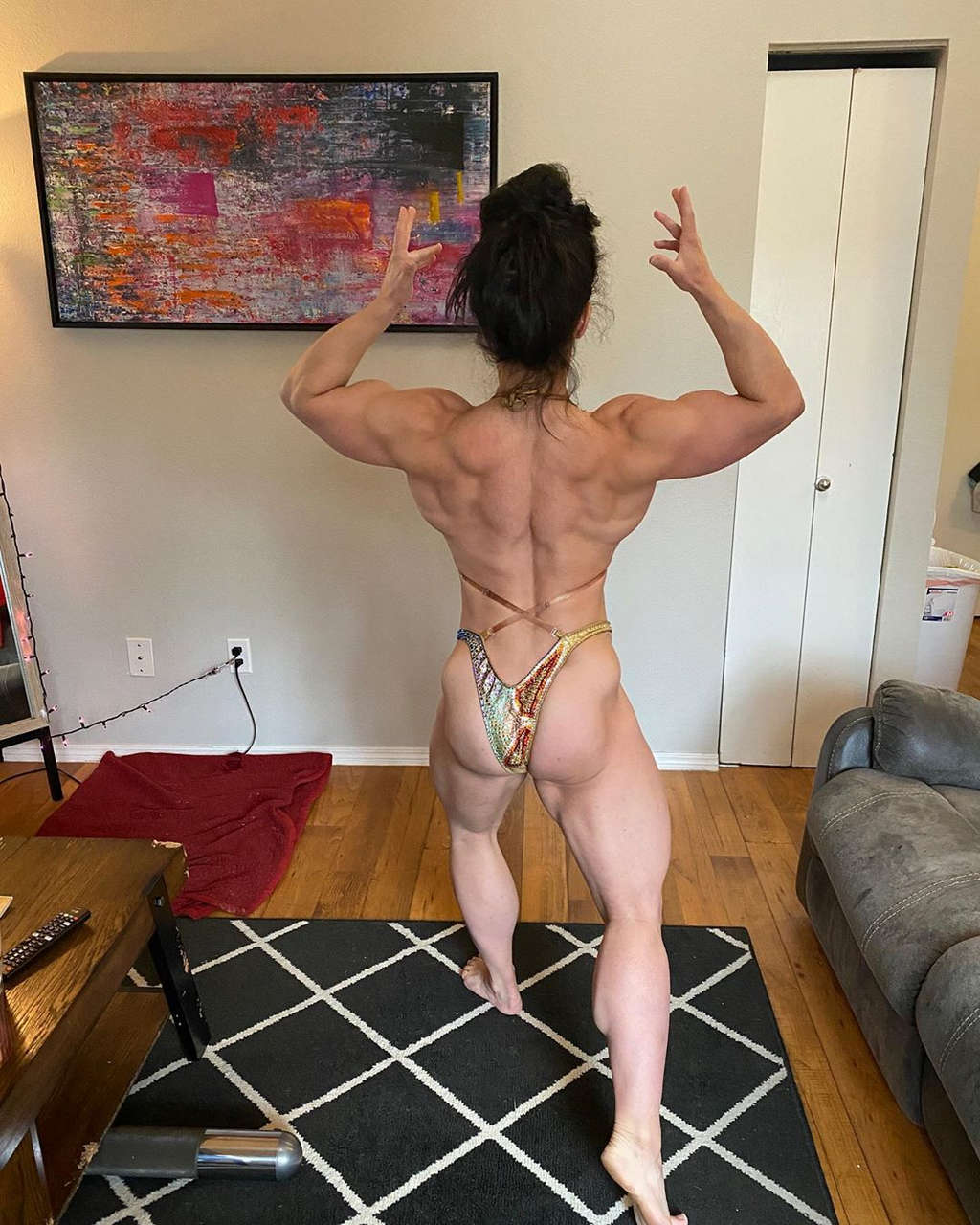 Alyssa Muoio Muscles