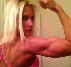 Amanda Amanda Muscles