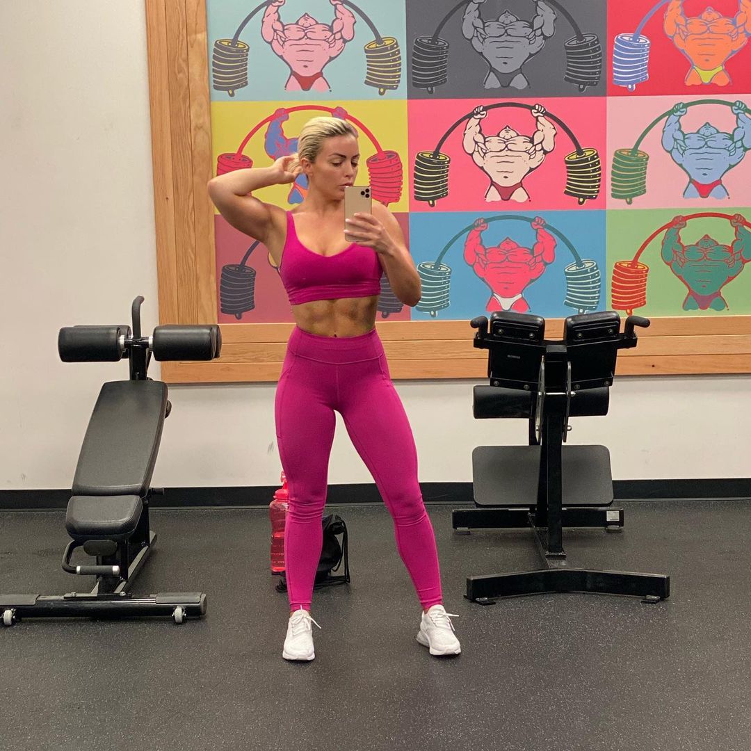 Amanda Saccomanno Muscles