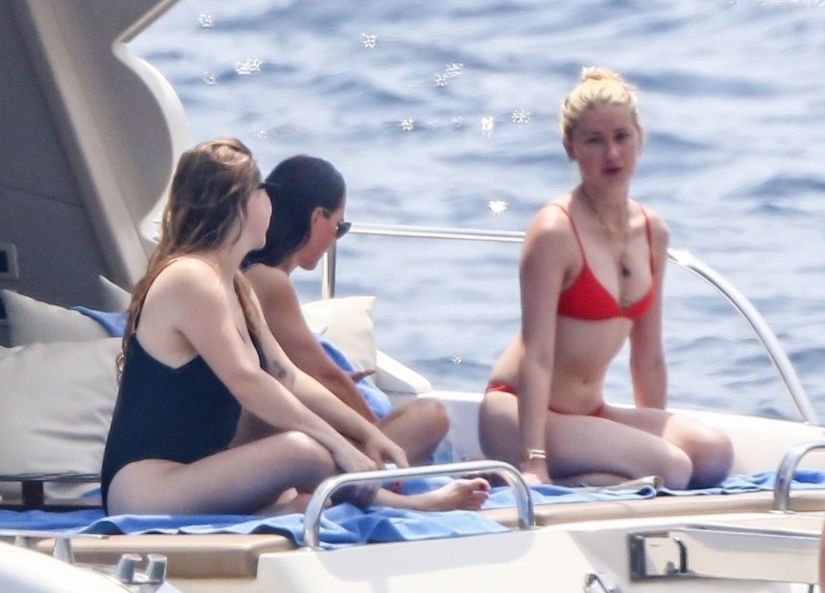 Amber Heard Bikini Yacht Amalfi Coast