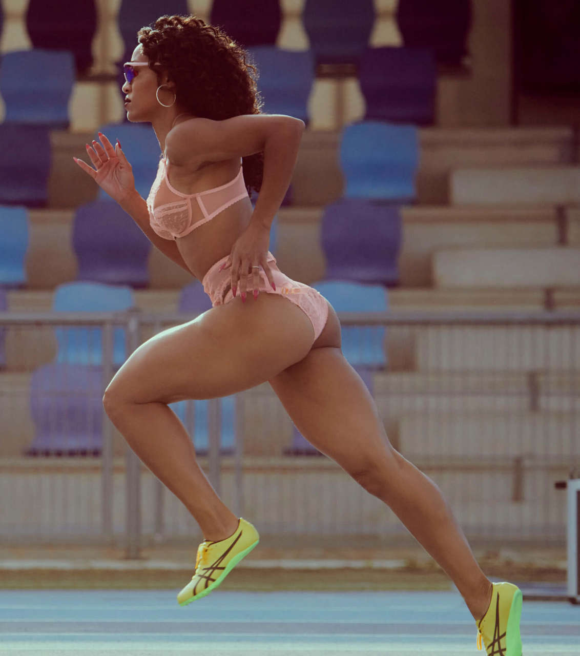 American Hurdler Queen Claye Nud