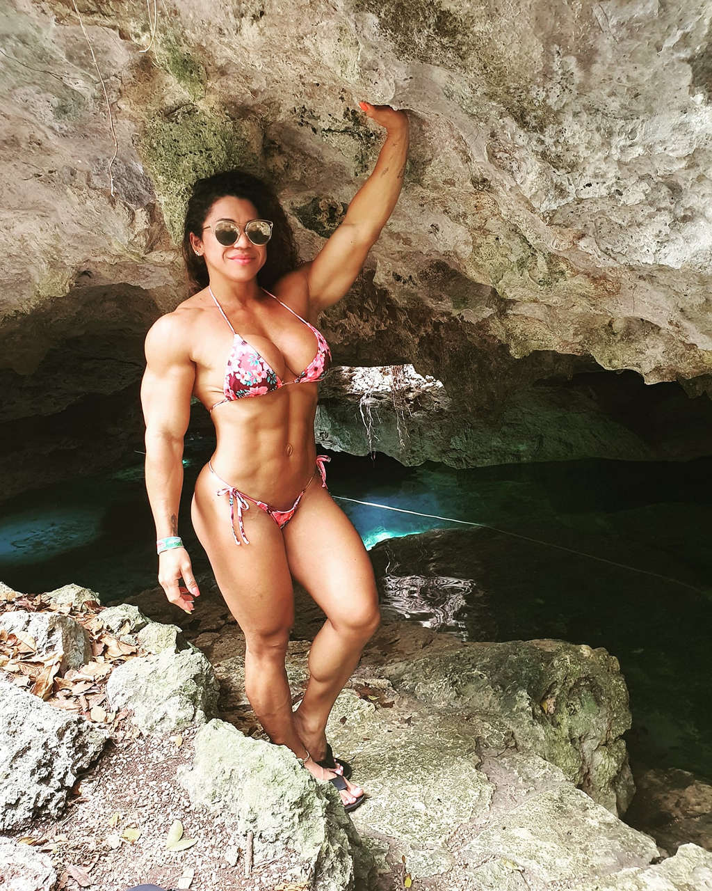 Amy Muscle Nude