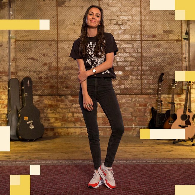 Amy Shark NSFW