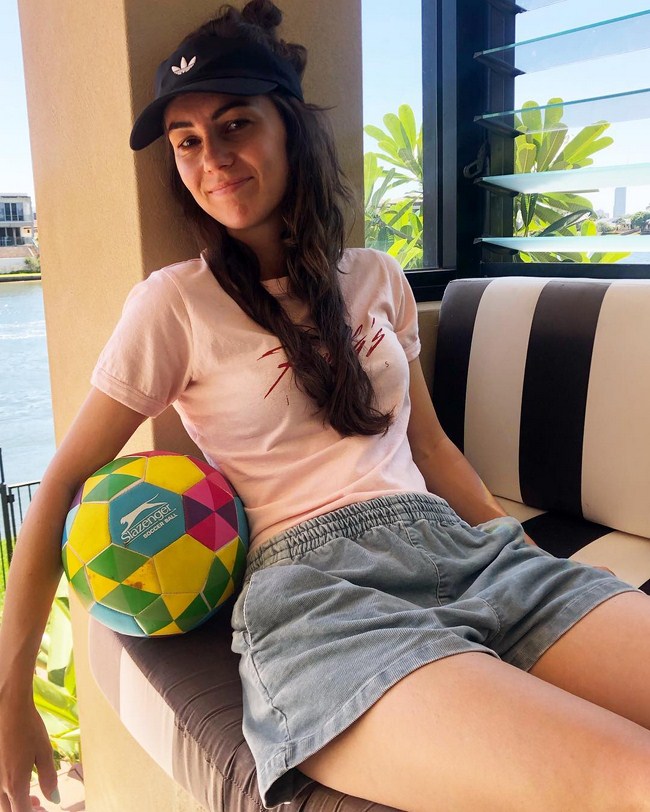 Amy Shark NSFW