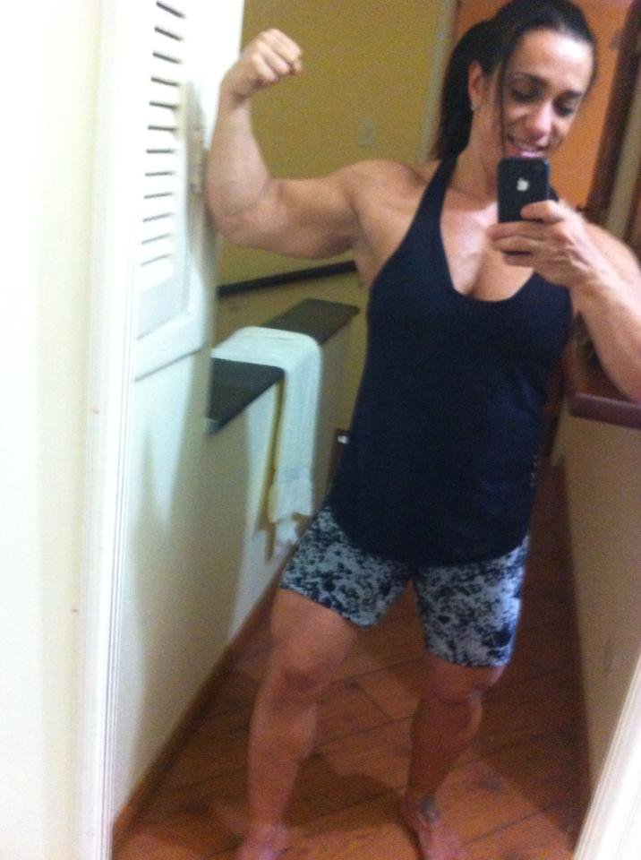 Ana Laura Lourenco Muscles