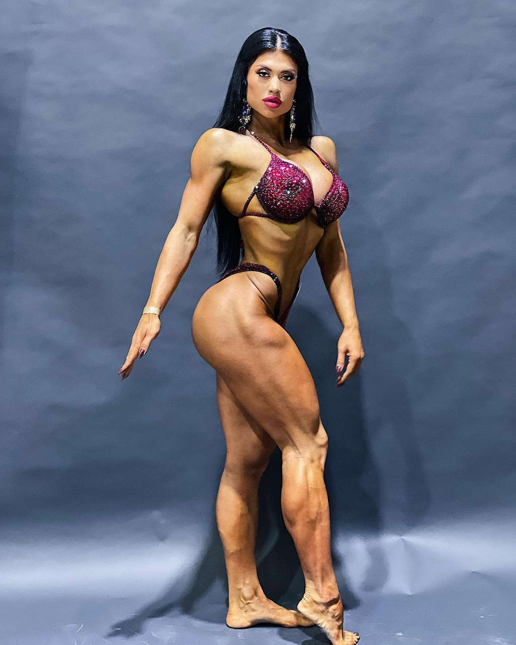 Anna Elesina Muscles