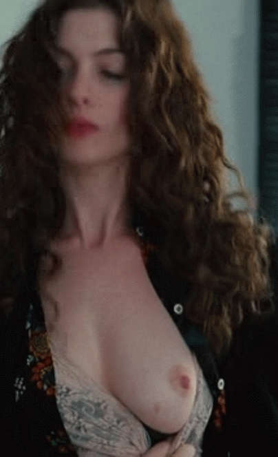 Anne Hathaway Big Tits