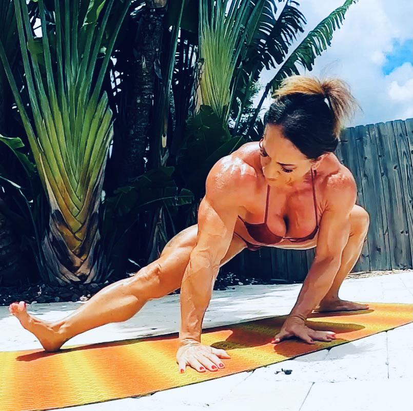 Anne Sheehan Anniedoll1 Doing Yoga NSFW