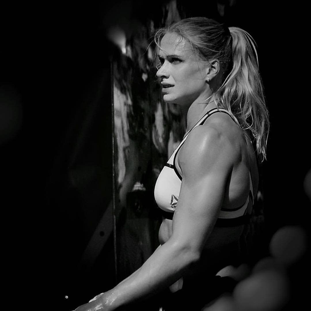 Annie Thorisdottir Muscles