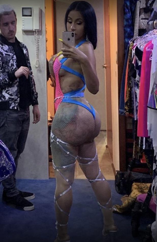 Anyone Down To Jerk To Cum To Cardi With Me Dm Me NSFW