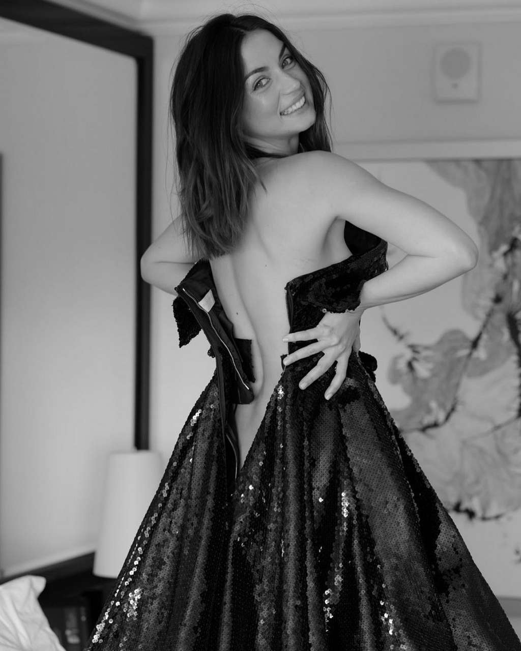 Anyone Else Dying To Help Ana De Armas Out Of That Dress NSF