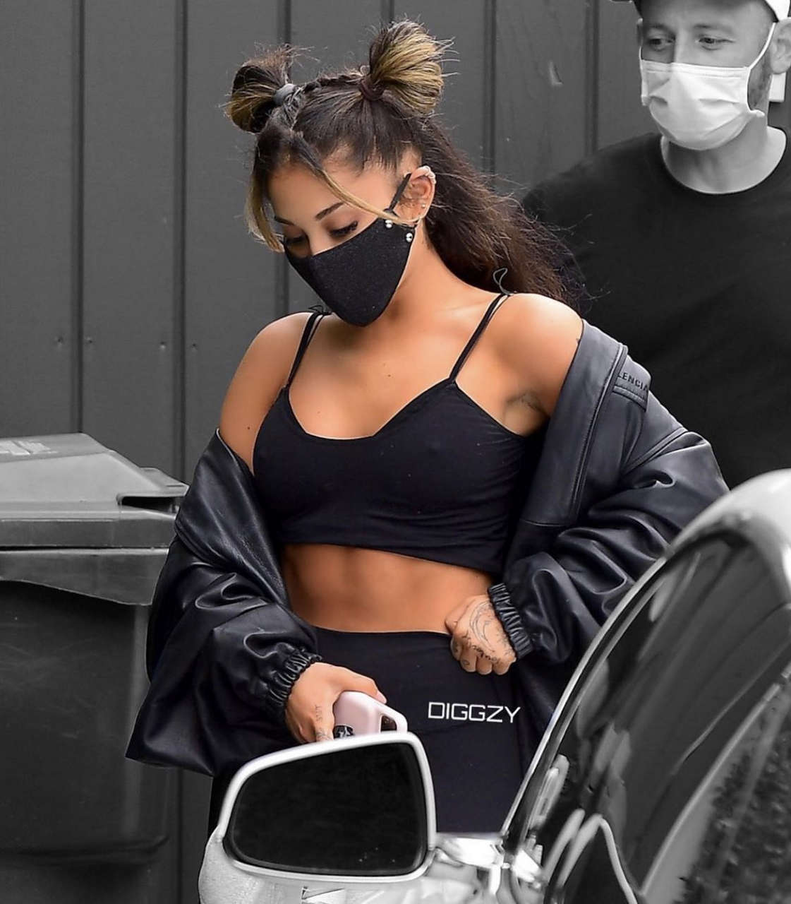 Ariana Grande Abs Andamp Pokie