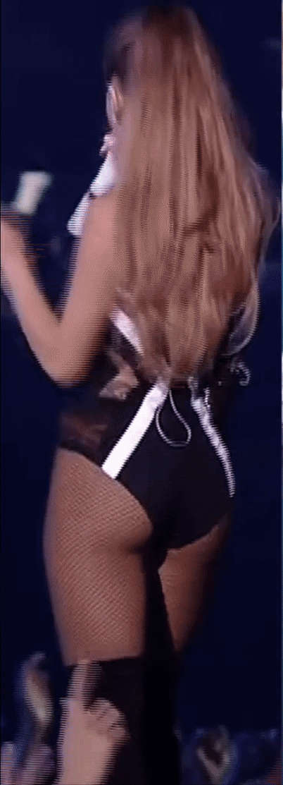 Ariana Grande Ass
