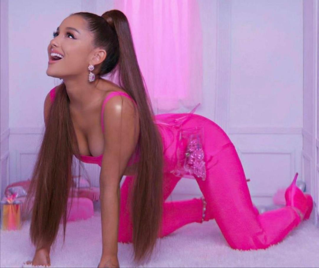 Ariana Grande Is So Sexy NSFW
