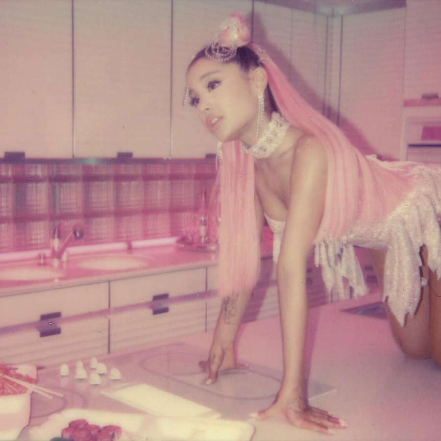 Ariana Grande NSFW