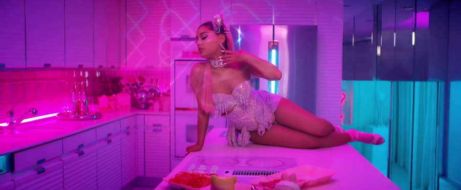 Ariana Grande NSFW