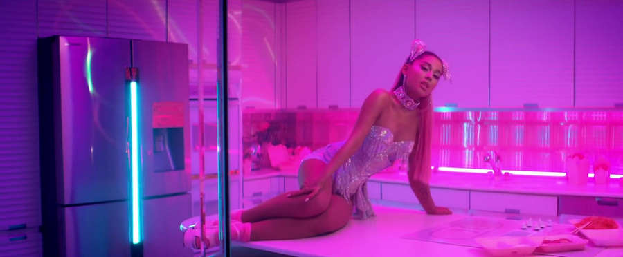 Ariana Grande NSFW