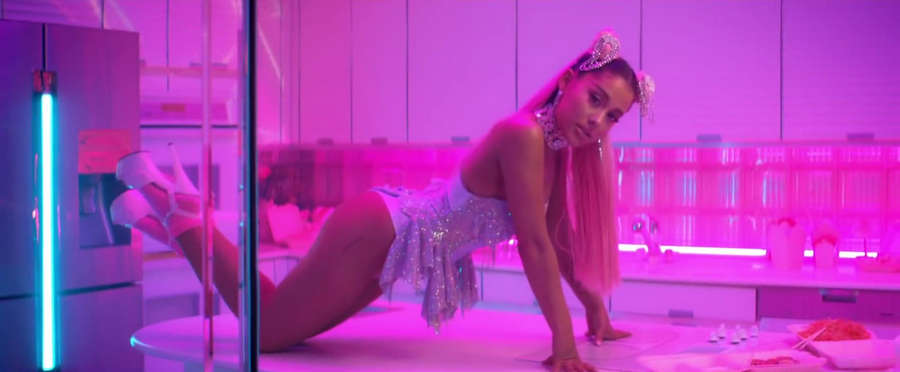 Ariana Grande NSFW