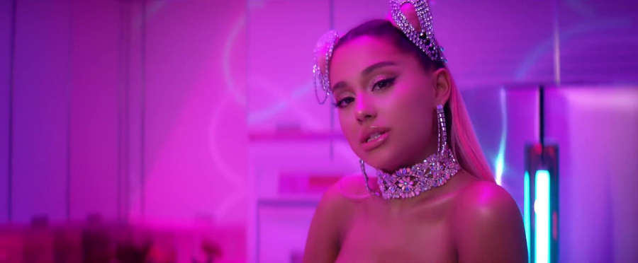 Ariana Grande NSFW