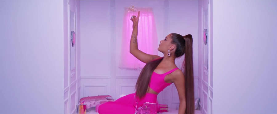 Ariana Grande NSFW