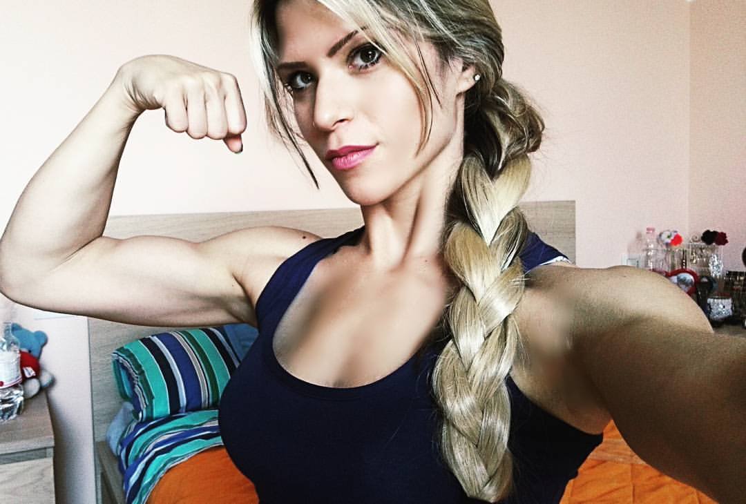 Arianna Buzzini Muscles
