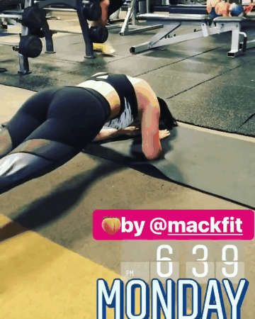 Ariel Winter Ass