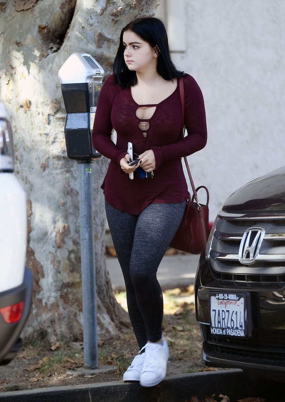 Ariel Winter In Leggings Ass